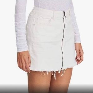 We The Free Zipper White Denim Mini Skirt Size 25 🌻🌼🌻